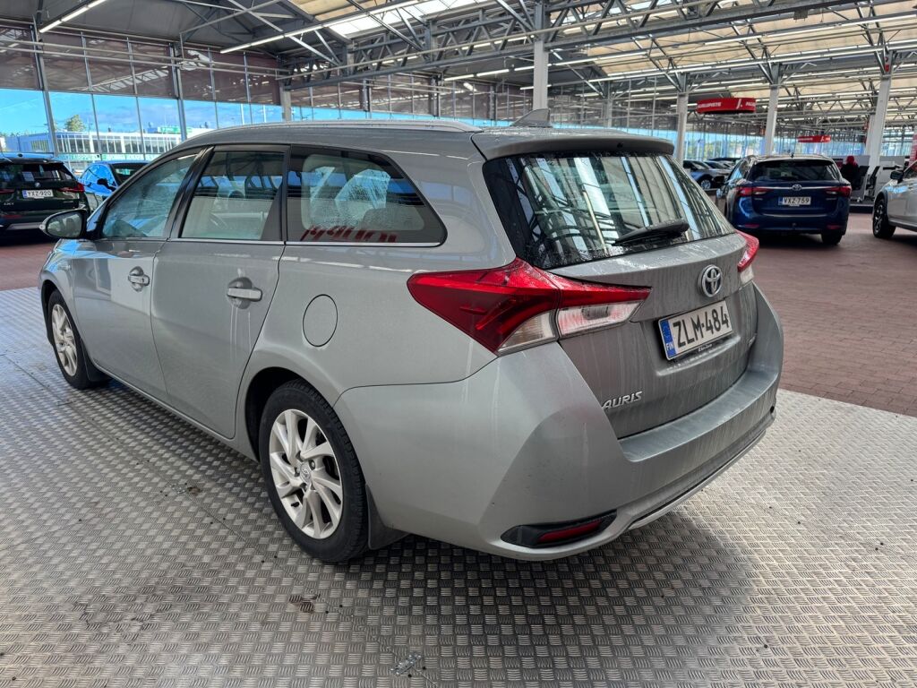 Toyota Auris 2017 Harmaa