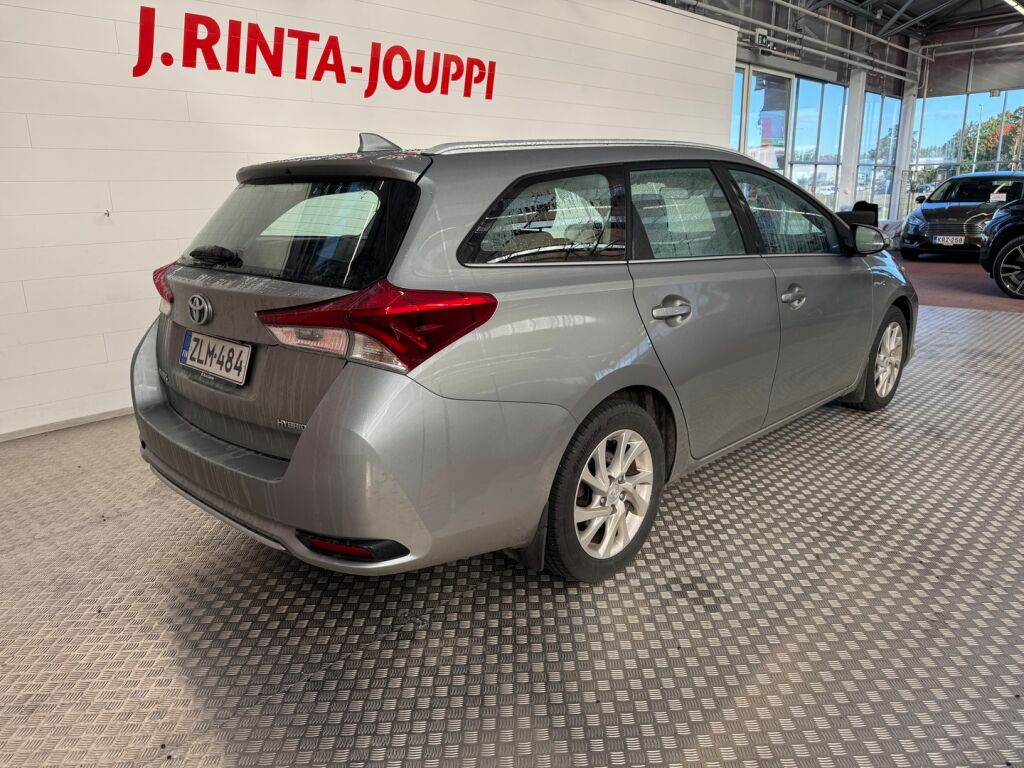 Toyota Auris 2017 Harmaa