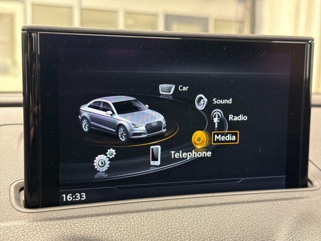 Audi A3 2017 Harmaa