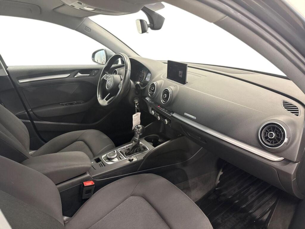 Audi A3 2017 Harmaa