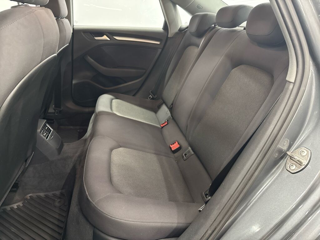 Audi A3 2017 Harmaa