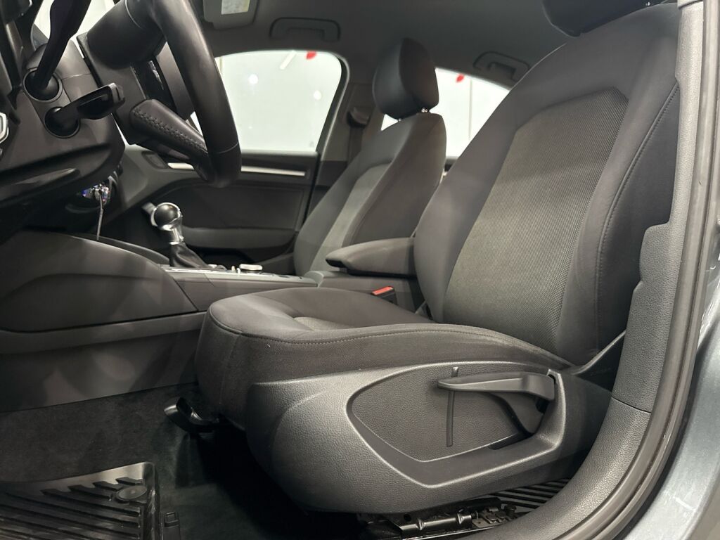Audi A3 2017 Harmaa