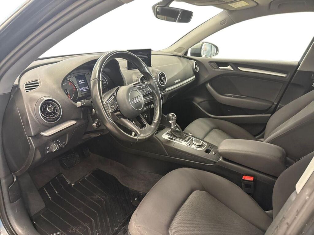 Audi A3 2017 Harmaa