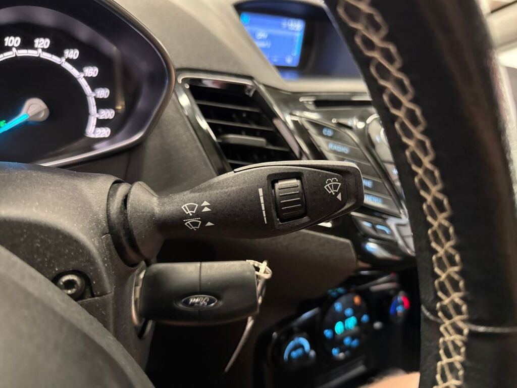 Ford Fiesta 2017 Valkoinen