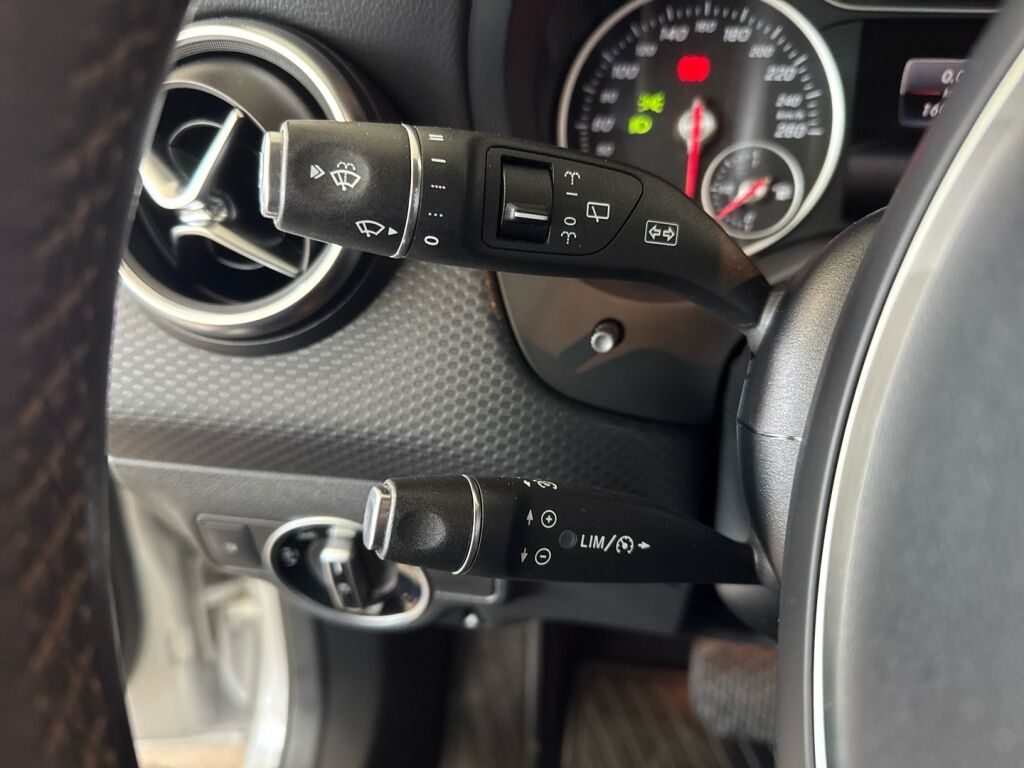 Mercedes-Benz A 2017 Harmaa