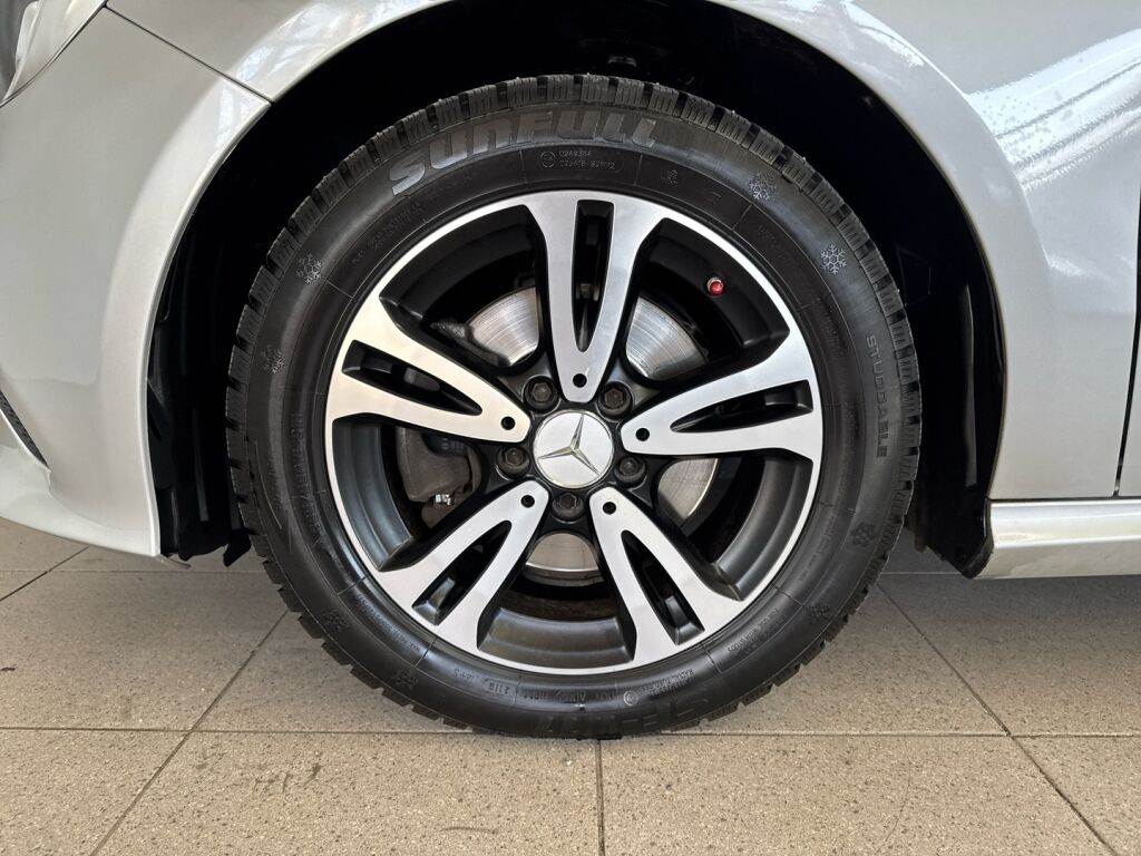 Mercedes-Benz A 2017 Harmaa