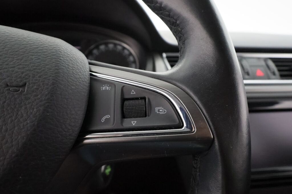 Skoda Rapid 2017 Valkoinen