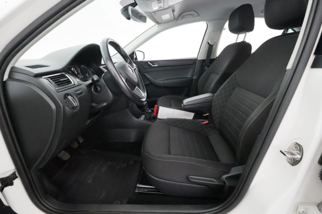 Skoda Rapid 2017 Valkoinen