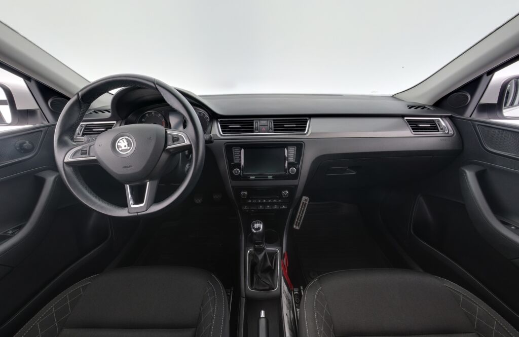 Skoda Rapid 2017 Valkoinen