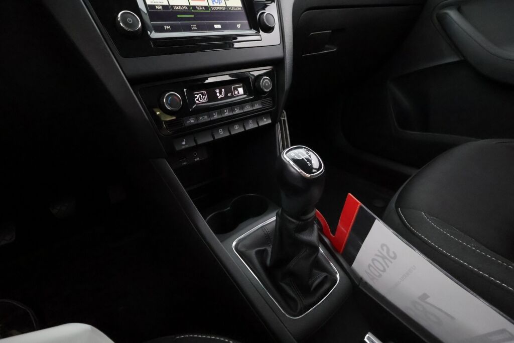 Skoda Rapid 2017 Valkoinen