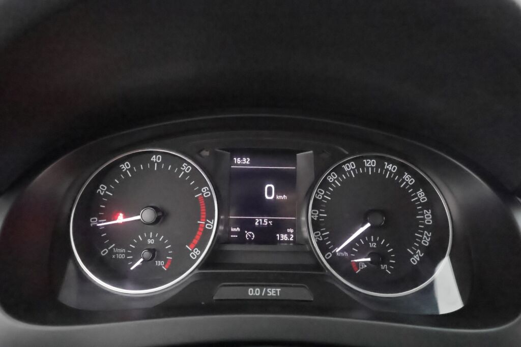 Skoda Rapid 2017 Valkoinen