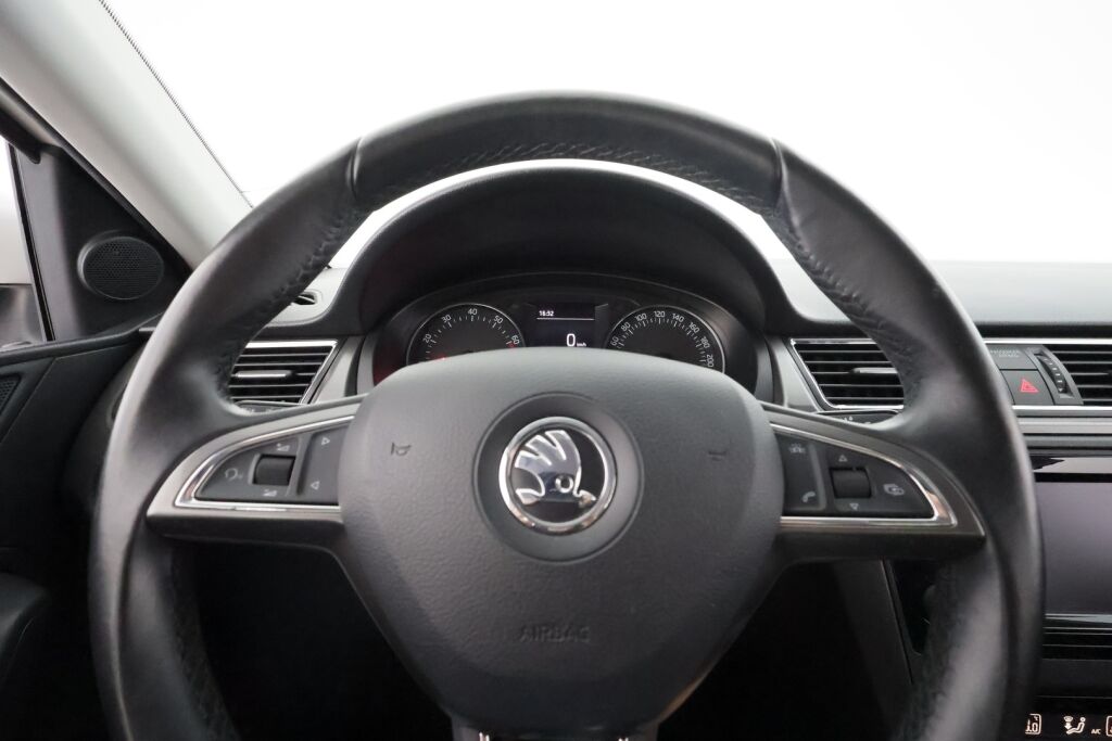 Skoda Rapid 2017 Valkoinen