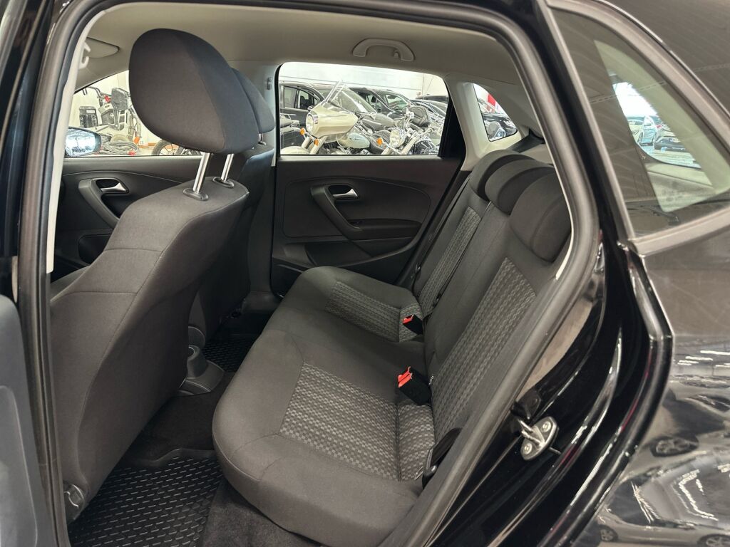 Volkswagen Polo 2017 Musta