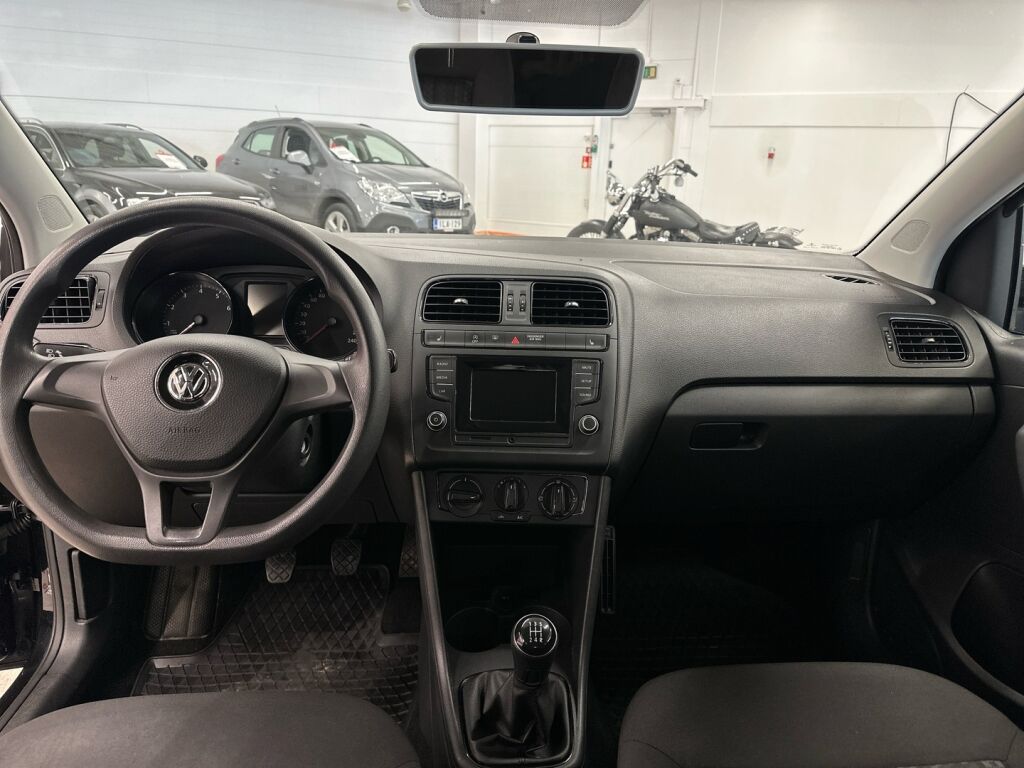 Volkswagen Polo 2017 Musta