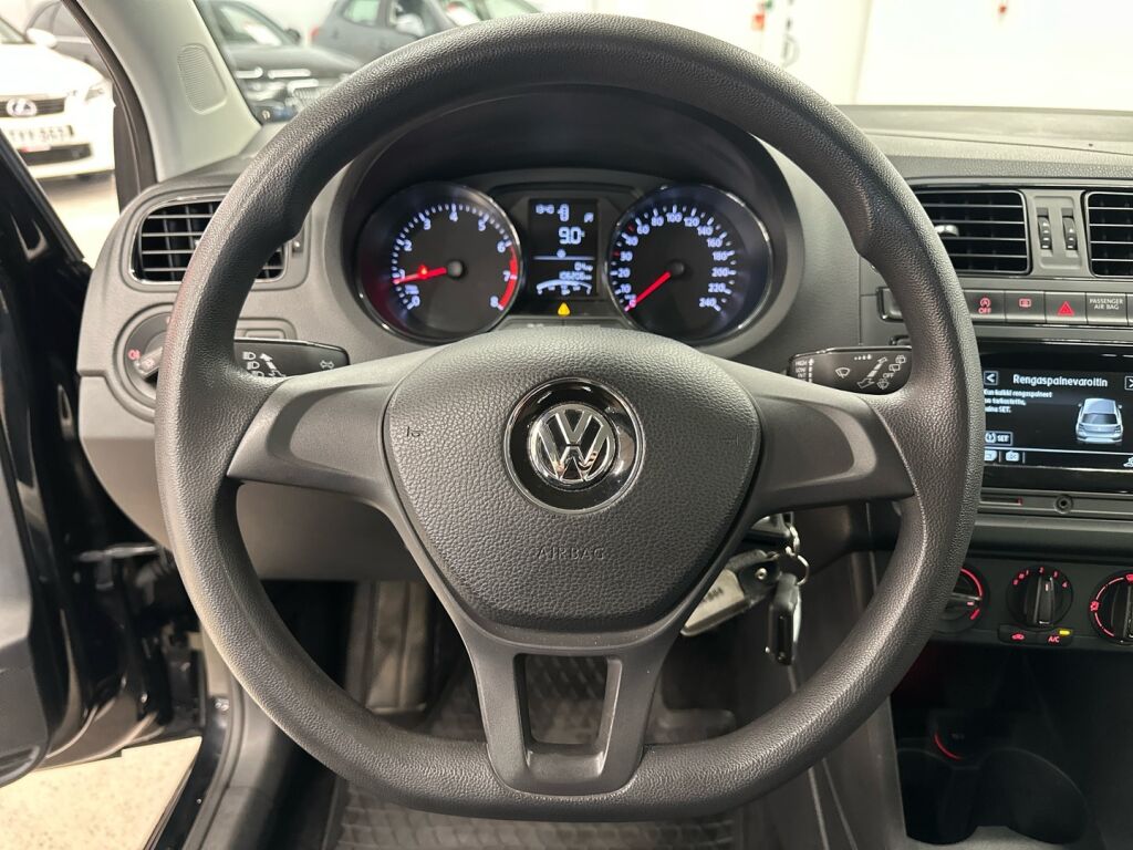 Volkswagen Polo 2017 Musta