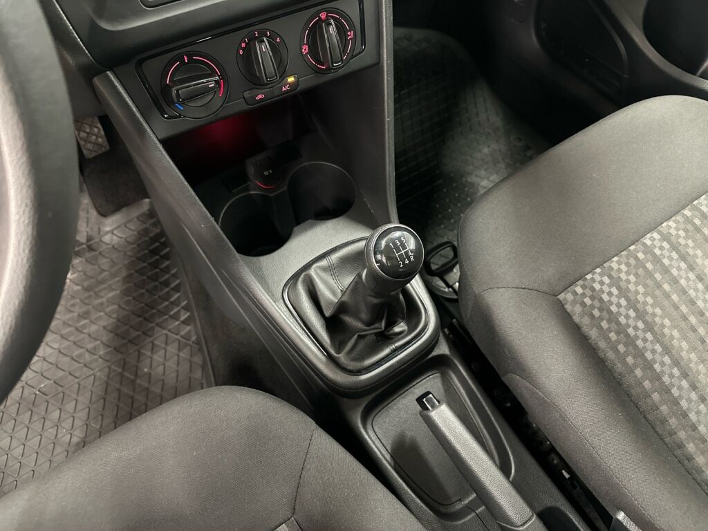 Volkswagen Polo 2017 Musta