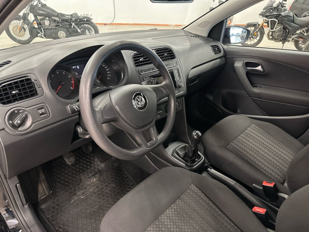 Volkswagen Polo 2017 Musta