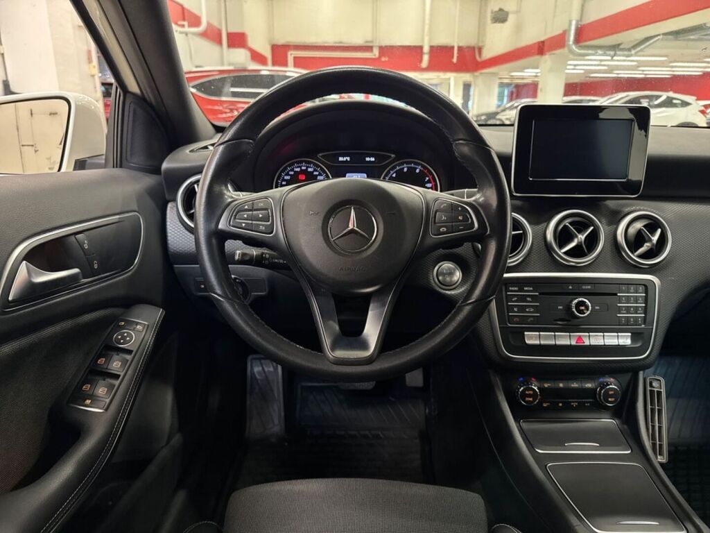 Mercedes-Benz A 2017 Valkoinen