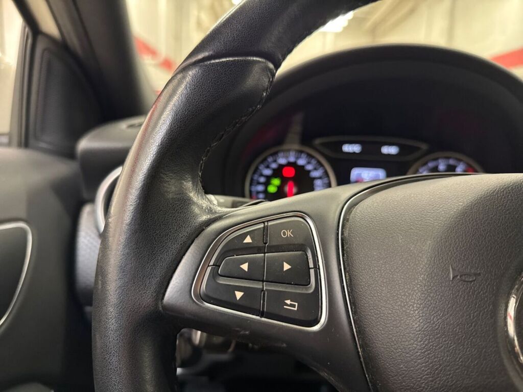 Mercedes-Benz A 2017 Valkoinen