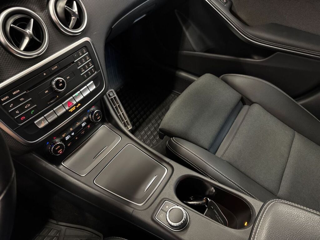 Mercedes-Benz A 2017 Valkoinen