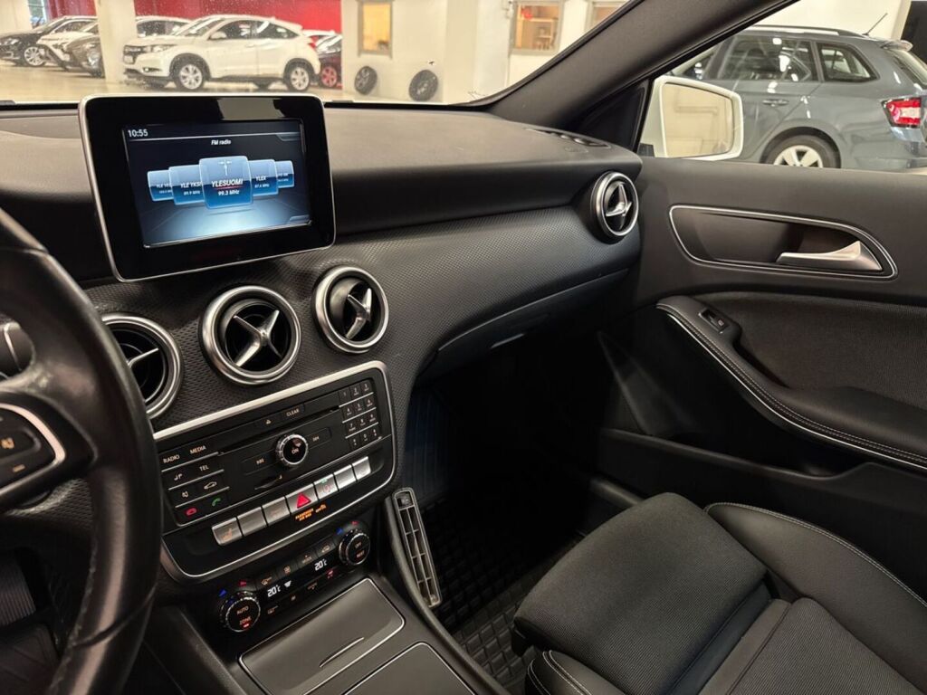 Mercedes-Benz A 2017 Valkoinen