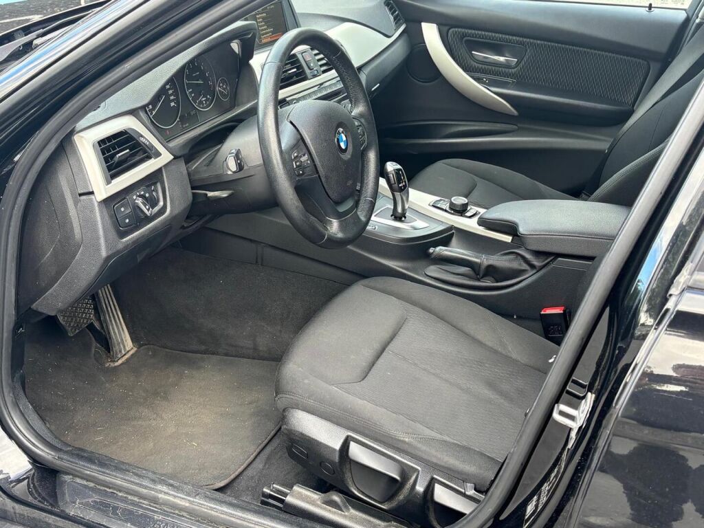 BMW 318 2017 Musta