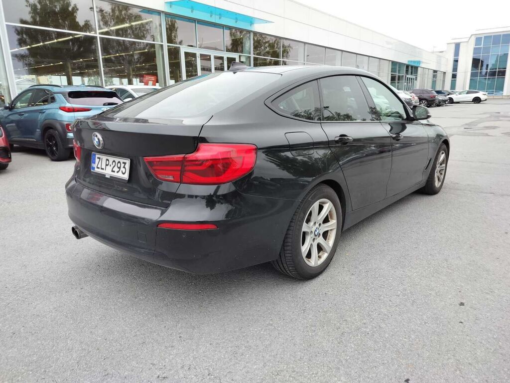 BMW 320 Gran Turismo 2017 Musta