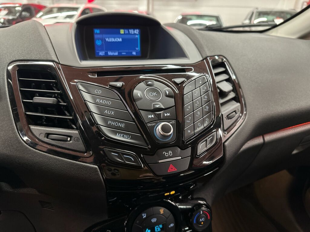 Ford Fiesta 2017 Punainen