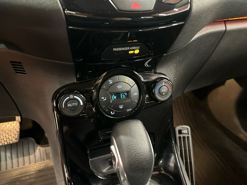 Ford Fiesta 2017 Punainen