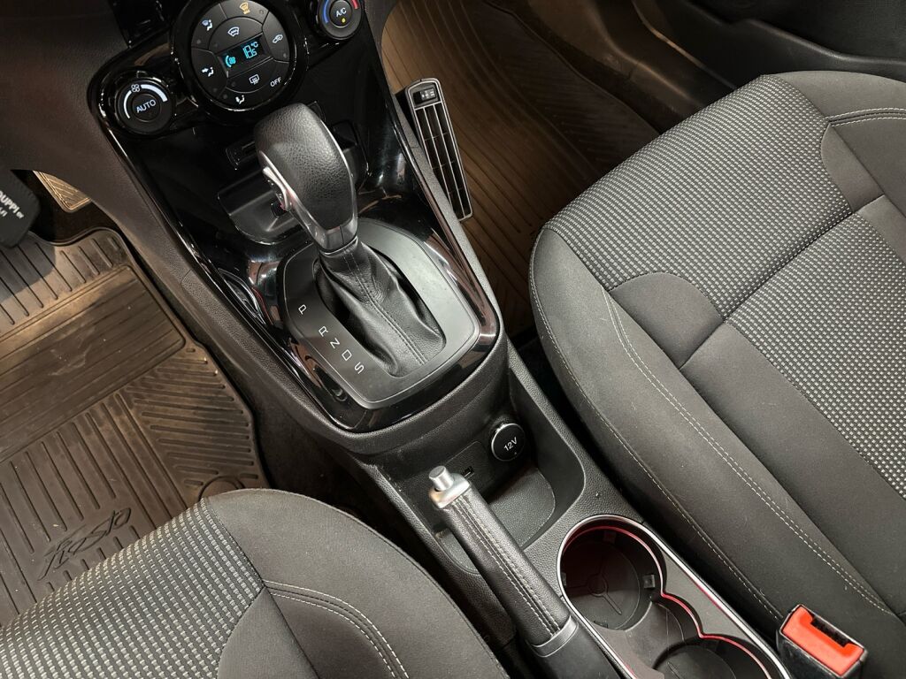 Ford Fiesta 2017 Punainen