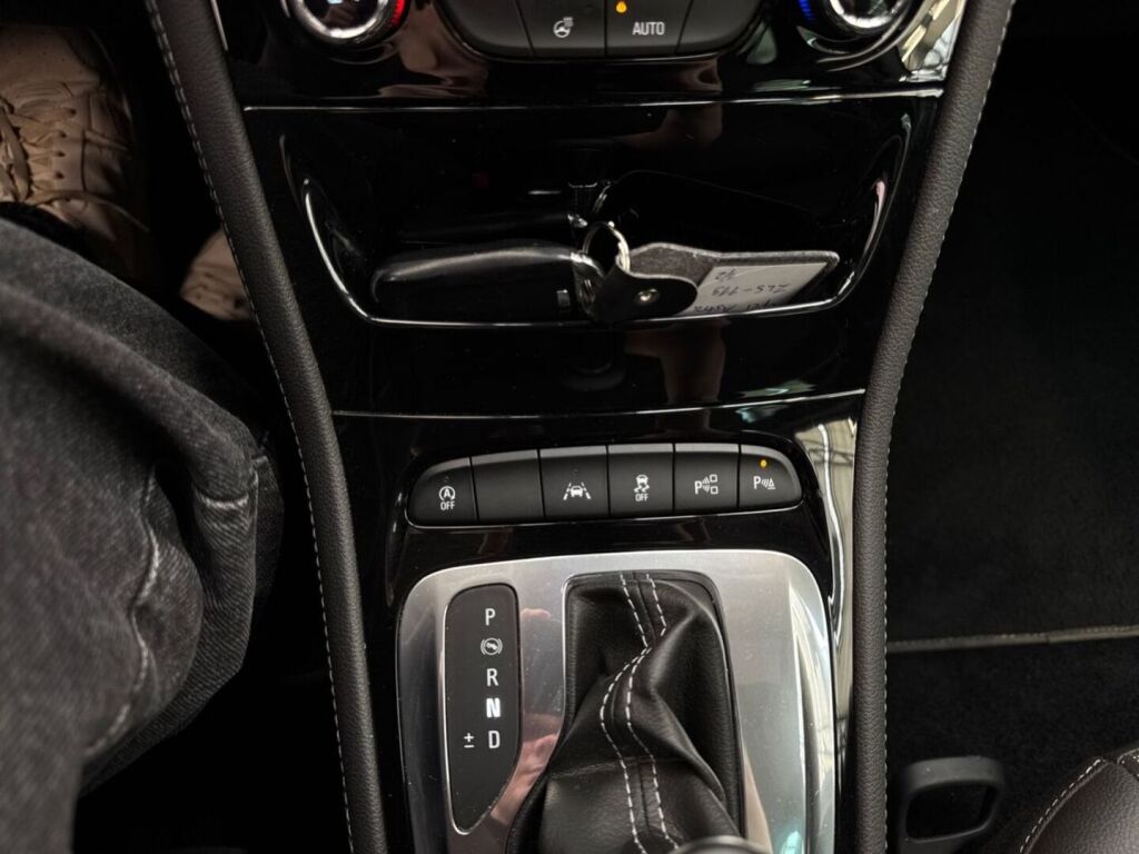 Opel Astra 2018 Sininen
