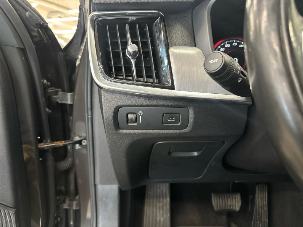Volvo V90 2017 Harmaa