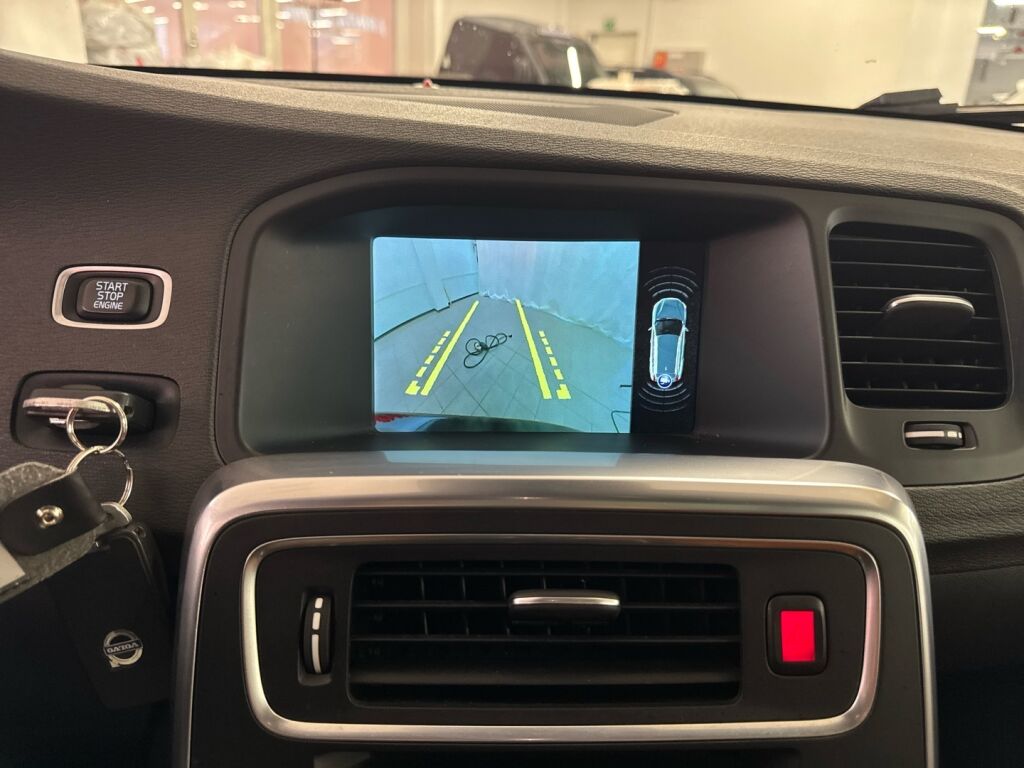 Volvo V60 2014 Musta