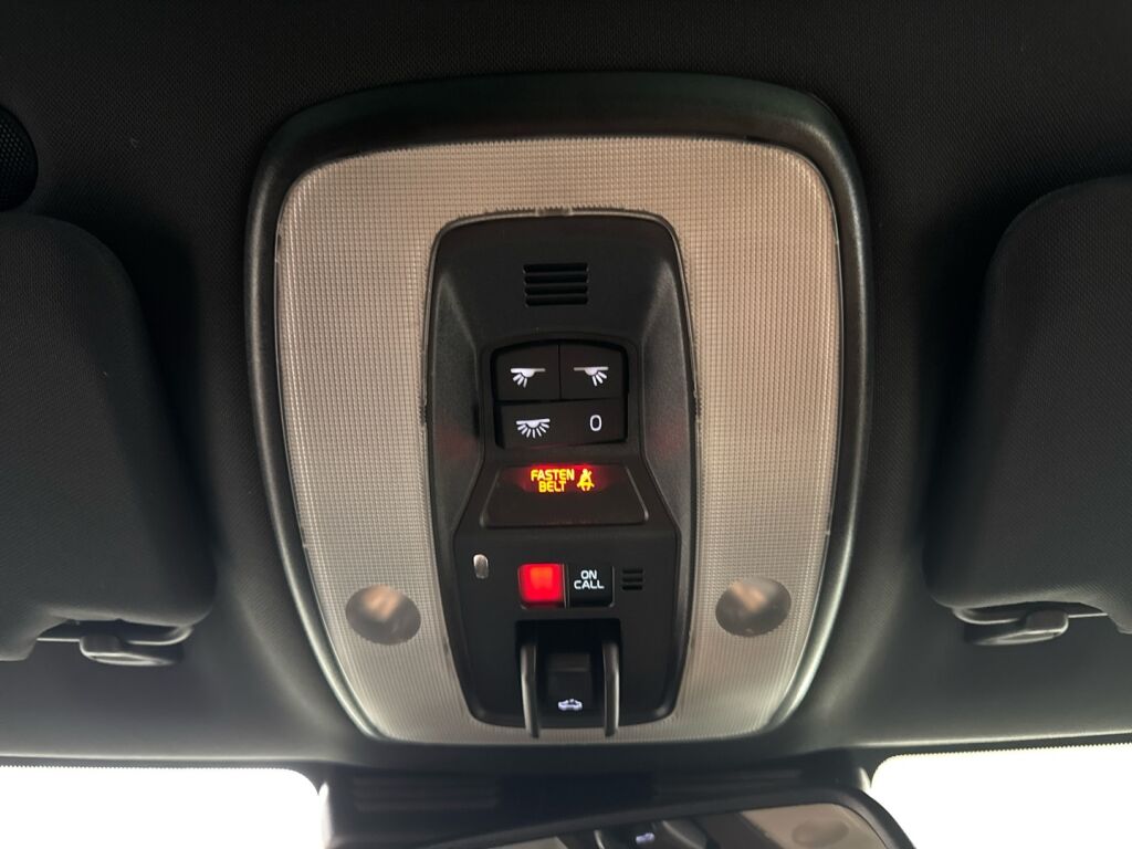 Volvo V60 2014 Musta