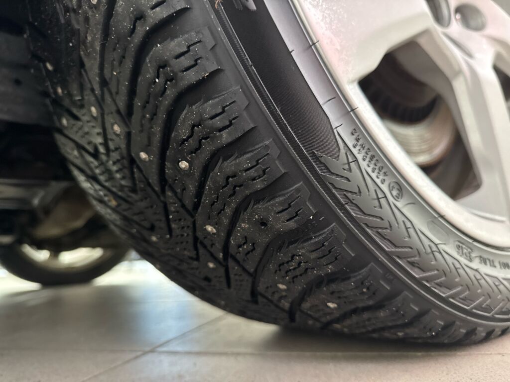 Volvo V60 2014 Musta