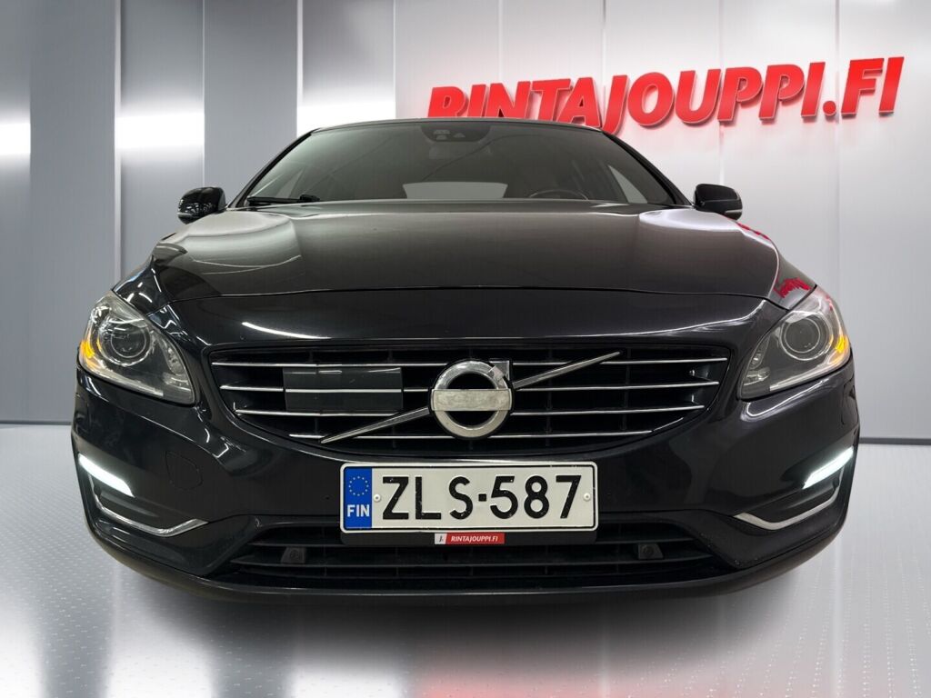 Volvo V60 2014 Musta