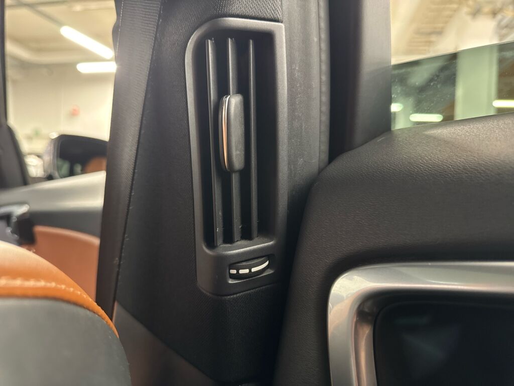 Volvo V60 2014 Musta