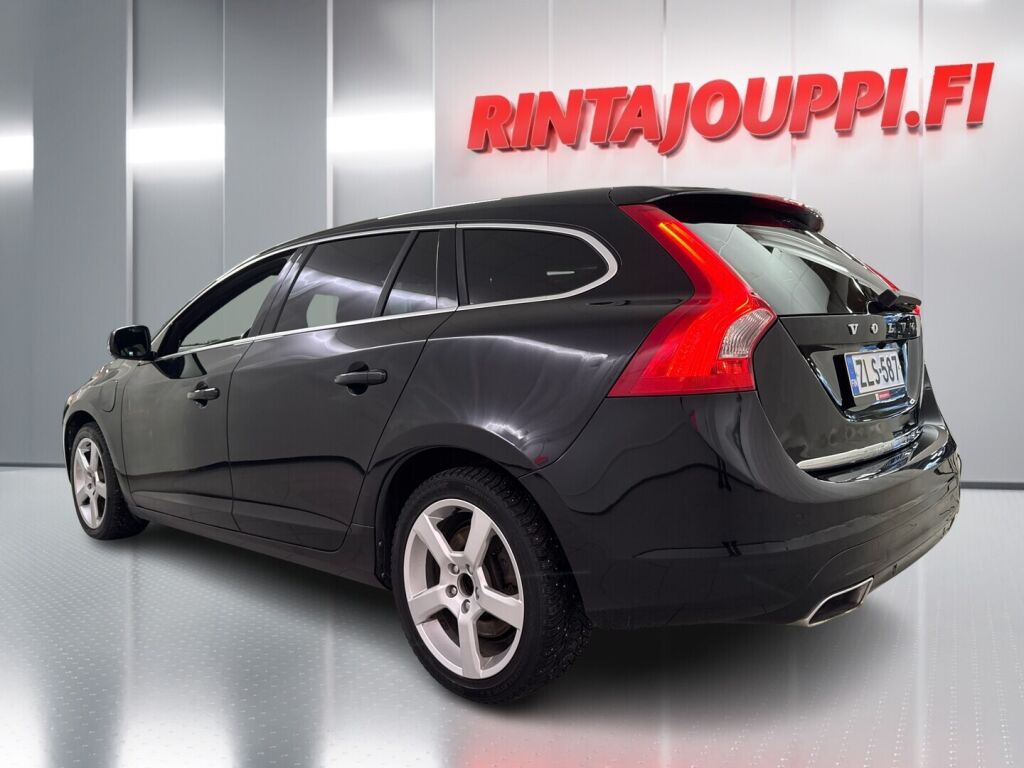 Volvo V60 2014 Musta