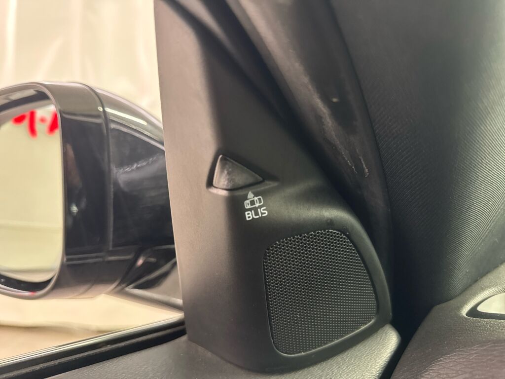 Volvo V60 2014 Musta