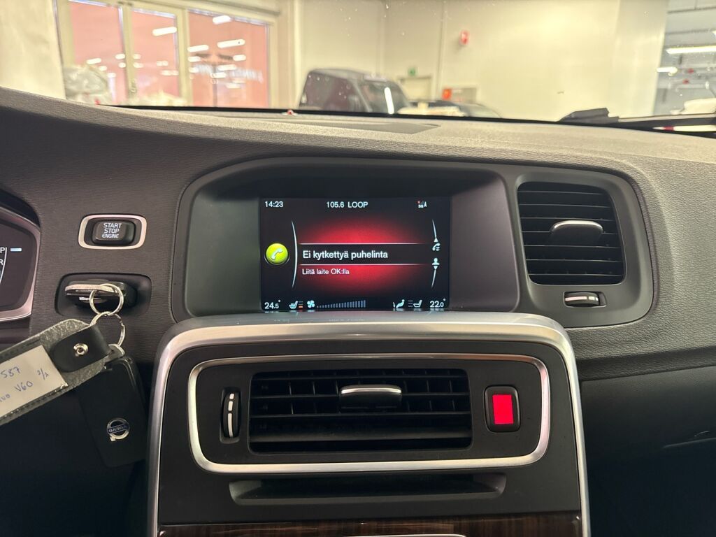 Volvo V60 2014 Musta