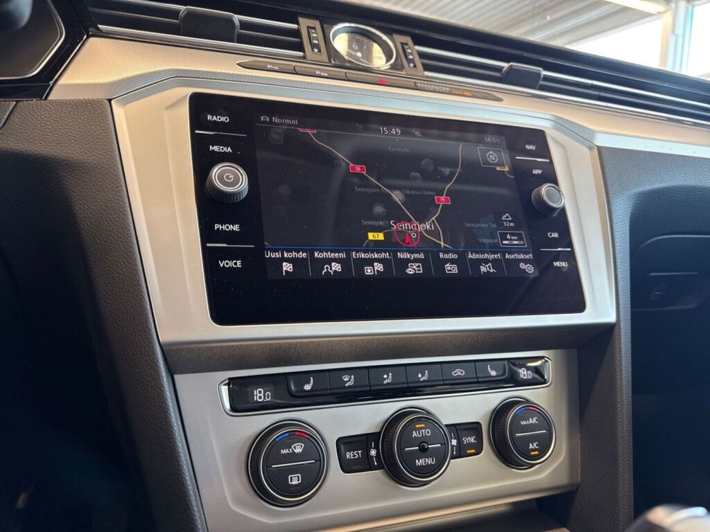 Volkswagen Passat 2018 Metallinhohto Musta