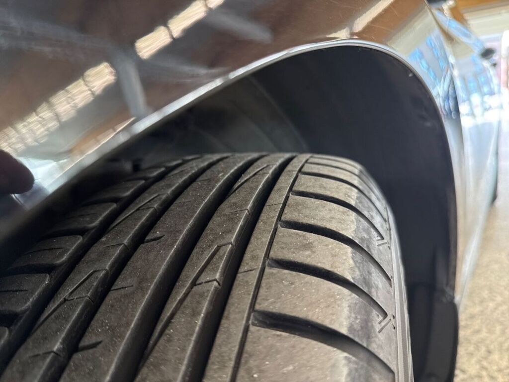 Volkswagen Passat 2018 Metallinhohto Musta