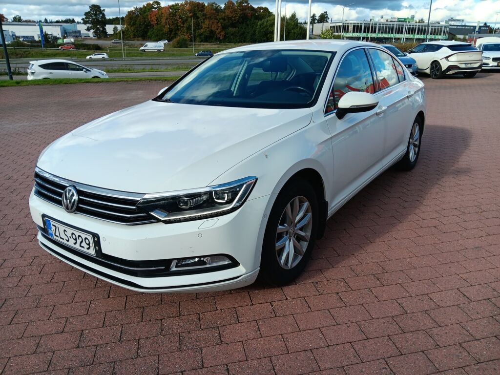 Volkswagen Passat 2018 Valkoinen