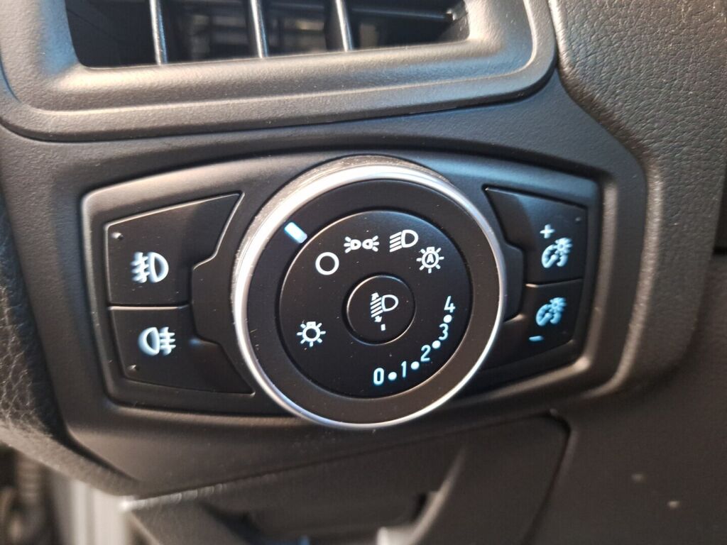 Ford Focus 2018 Harmaa