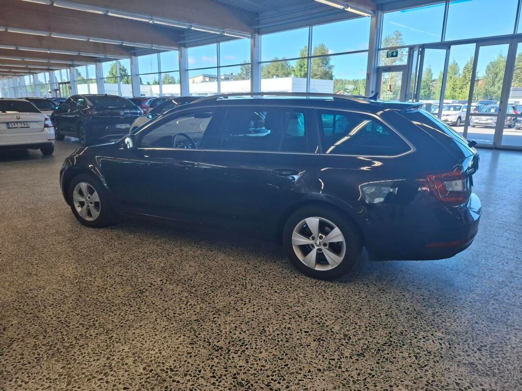 Skoda Octavia 2018 Musta