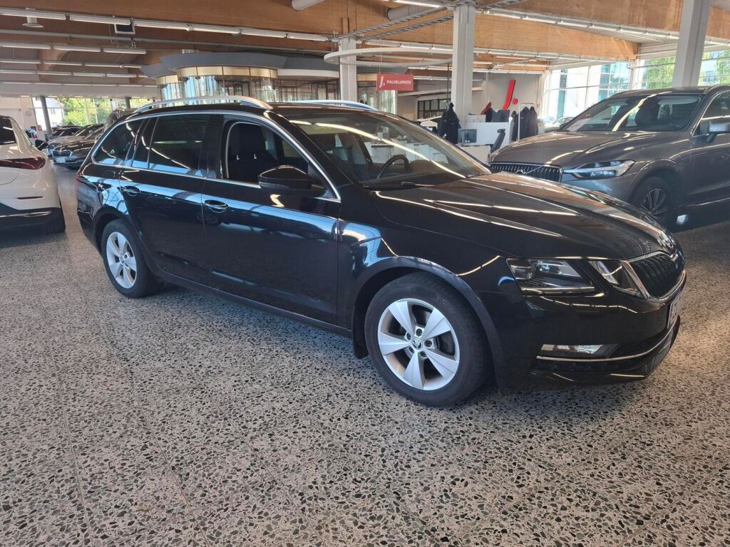 Skoda Octavia 2018 Musta