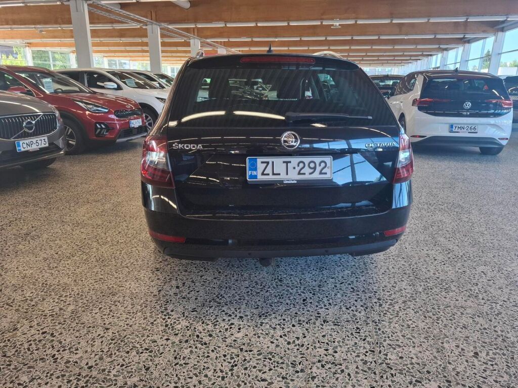 Skoda Octavia 2018 Musta