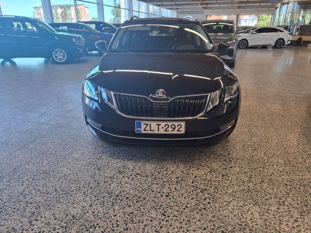 Skoda Octavia 2018 Musta