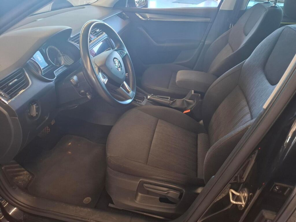 Skoda Octavia 2018 Musta