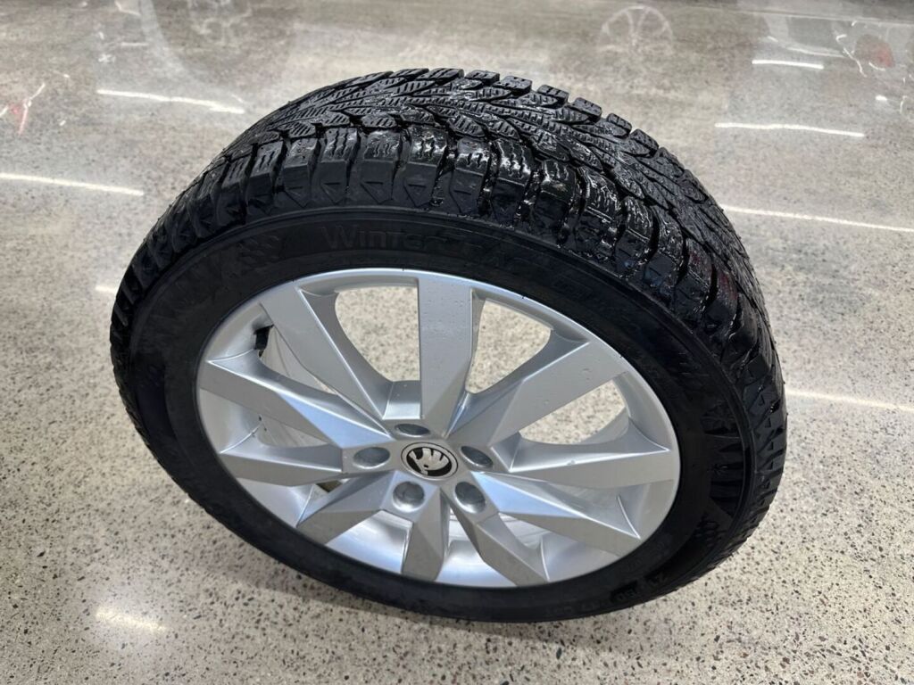 Skoda Octavia 2018 Harmaa